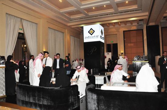 الاستاذ مازن بترجي نائب رئيس غرفة جدة و الاستاذ سامر الريان المدير العام المساعد يفتتحان معرض الفخامة العالمي