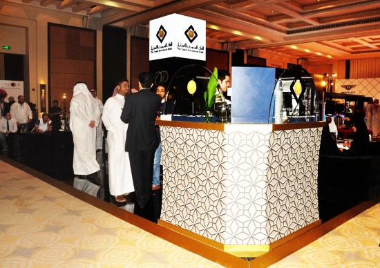 الاستاذ مازن بترجي نائب رئيس غرفة جدة و الاستاذ سامر الريان المدير العام المساعد يفتتحان معرض الفخامة العالمي