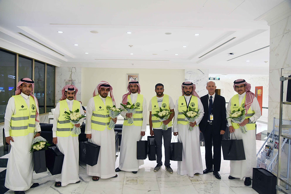 البنك السعودي للاستثمار يعايد أبطالنا المصابين في الحد الجنوبي